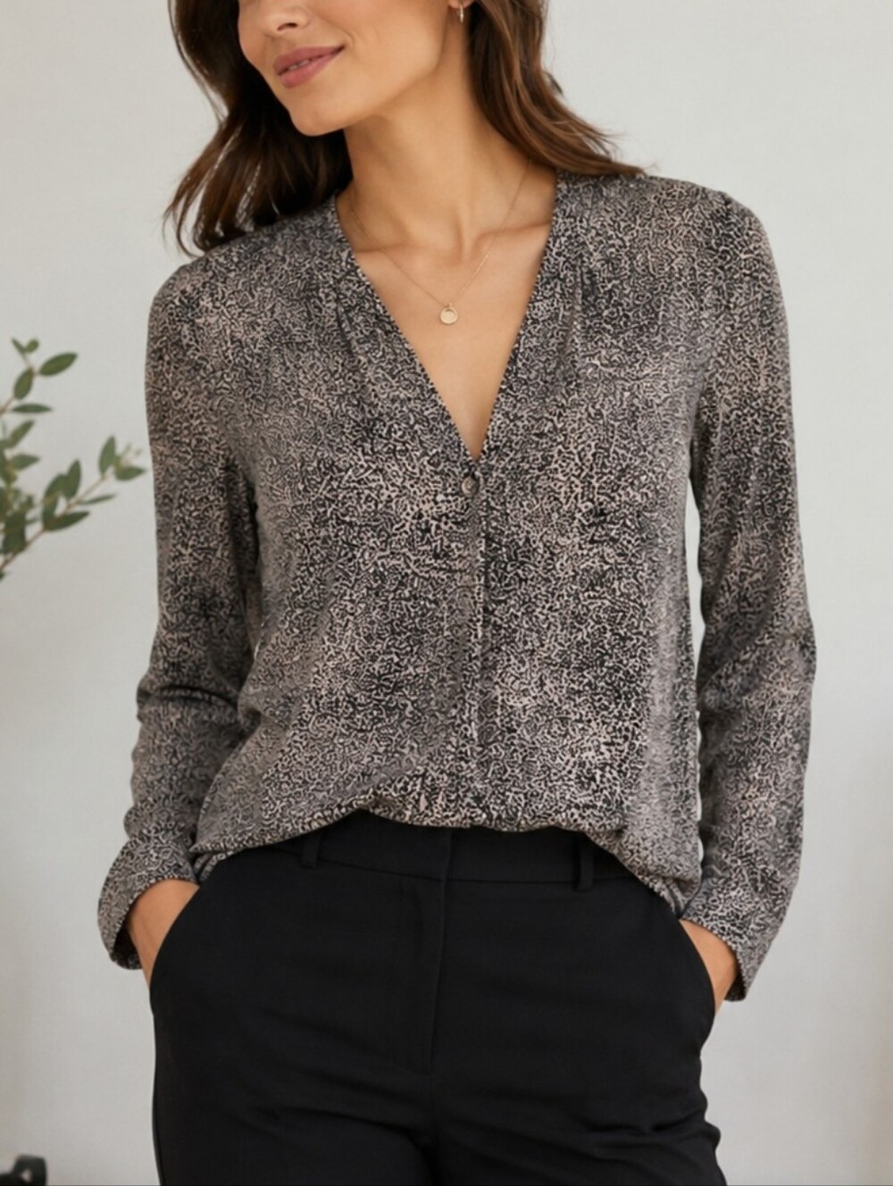 Vero Moda Speckled V-Neck Long Sleeve Blouse Small